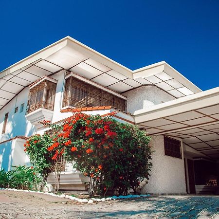 Hotel Santa Elena Antiguo Cuscatlan Bagian luar foto