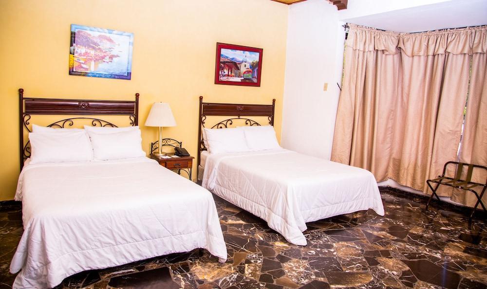 Hotel Santa Elena Antiguo Cuscatlan Bagian luar foto