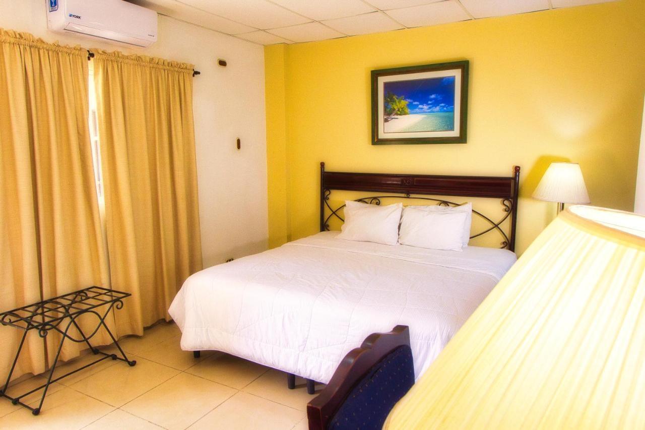 Hotel Santa Elena Antiguo Cuscatlan Bagian luar foto