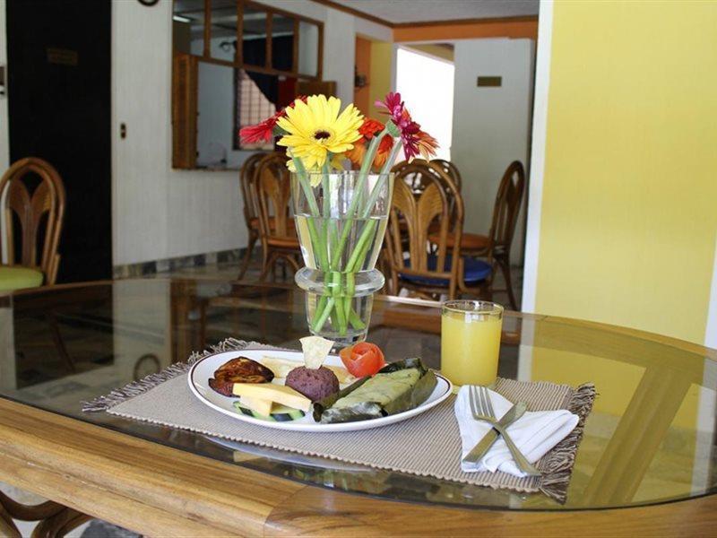 Hotel Santa Elena Antiguo Cuscatlan Bagian luar foto