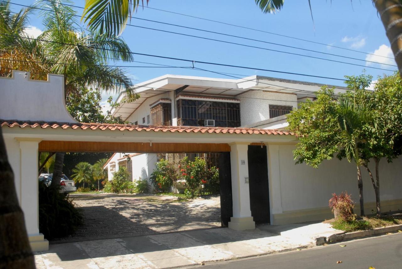 Hotel Santa Elena Antiguo Cuscatlan Bagian luar foto