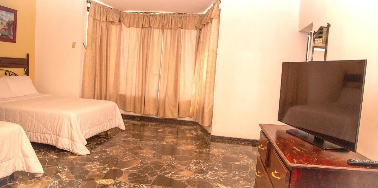 Hotel Santa Elena Antiguo Cuscatlan Bagian luar foto